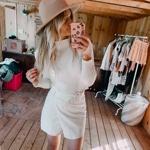 Urban Outfitters Dresses & Skirts - URBAN OUTFITTERS SKIRT //